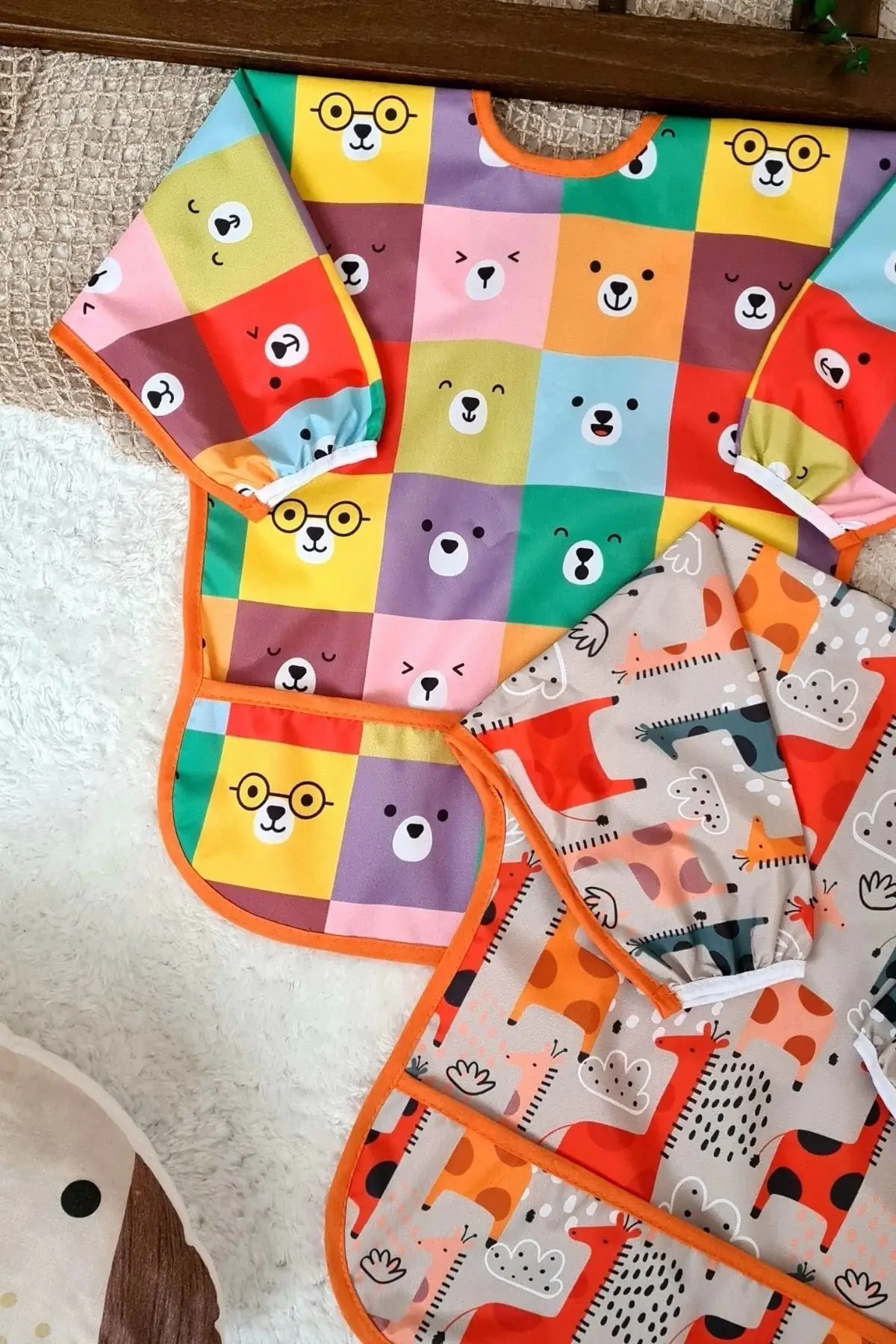 GRAFFE ve KARE AYILAR Desenli 2li Paket Sıvı Geçirmez Unisex Aktivite ve Mama Önlüğü 6-24 Ay