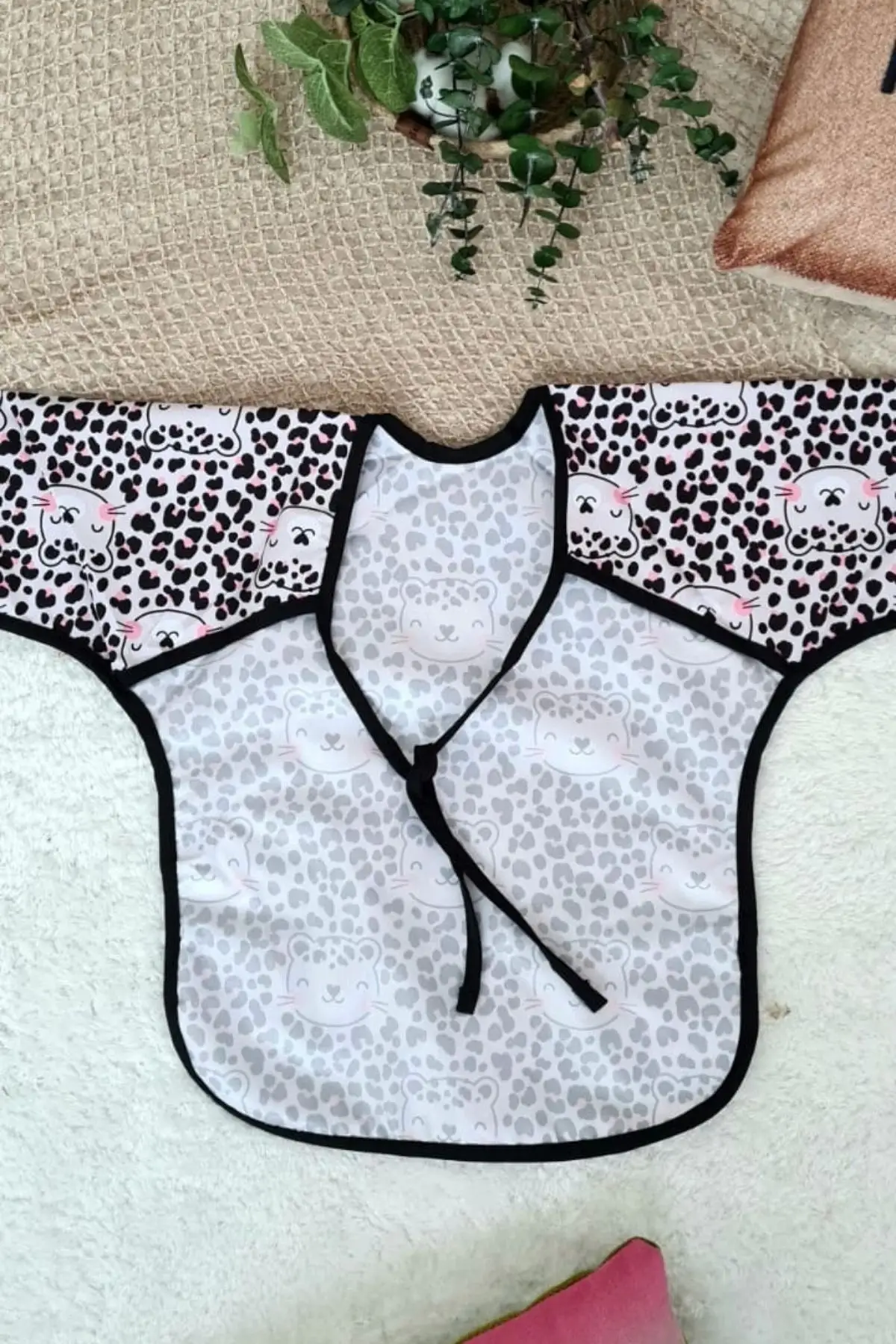 Leopar Desenli Sıvı Geçirmez Kız Aktivite Ve Mama Önlüğü 6-24 Ay