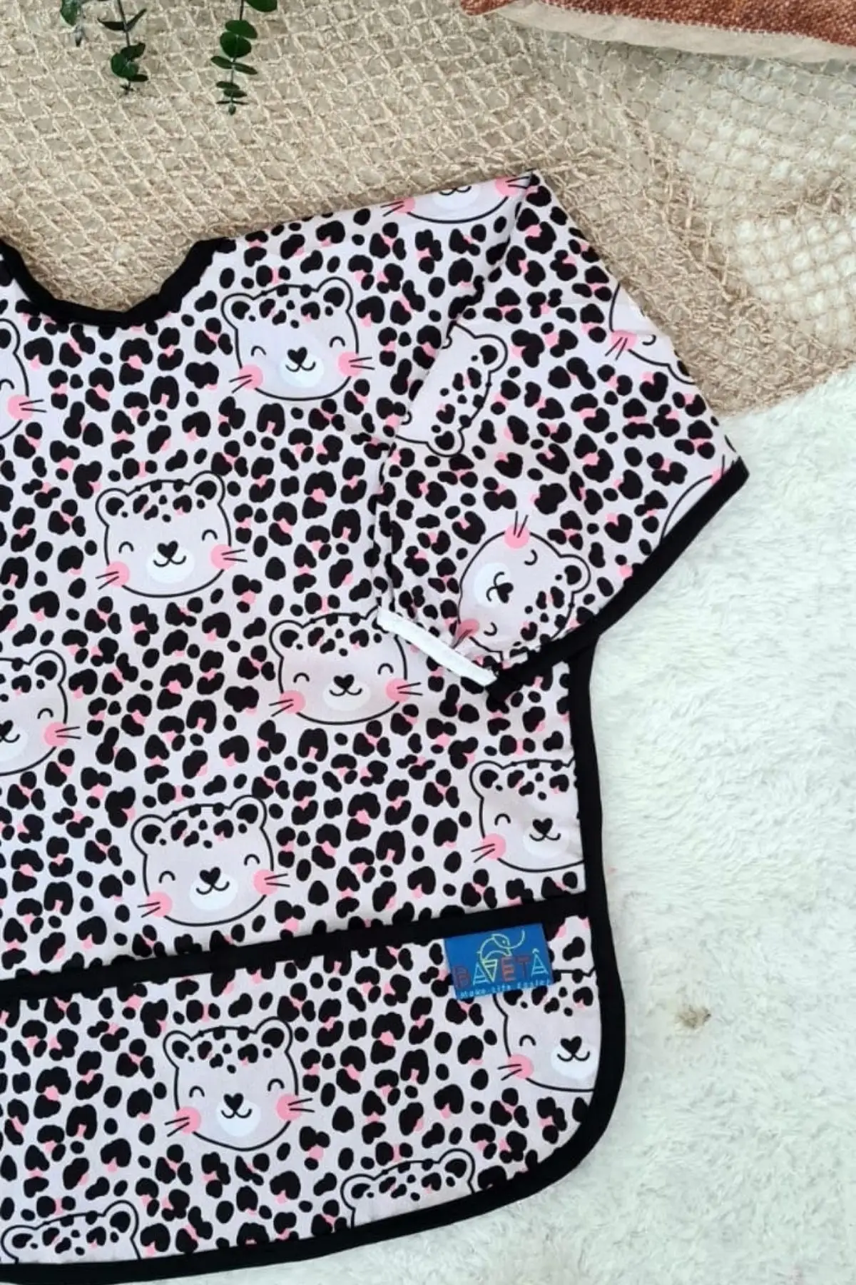 Leopar Desenli Sıvı Geçirmez Kız Aktivite Ve Mama Önlüğü 6-24 Ay