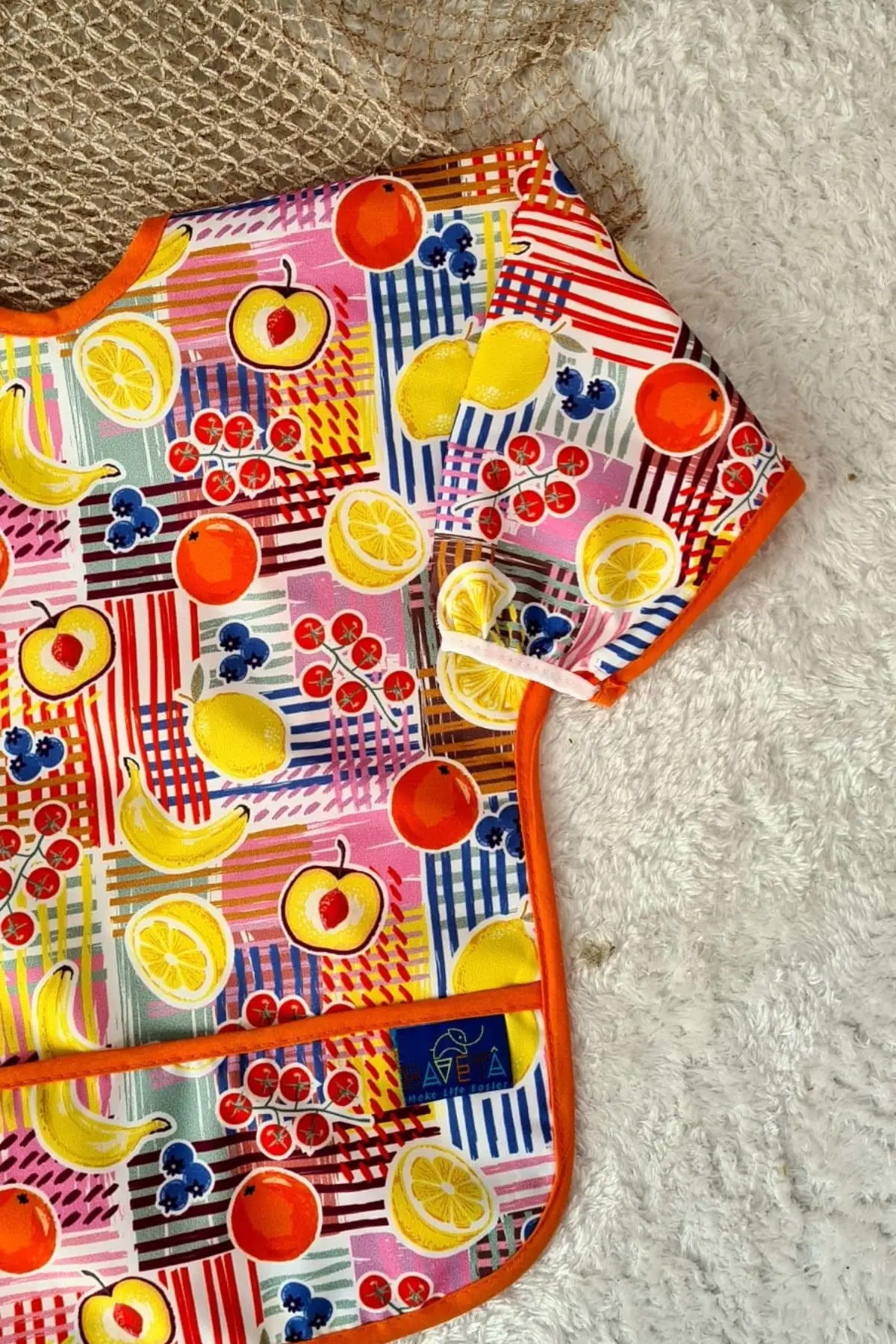 Meyve Desenli Sıvı Geçirmez Unisex Aktivite ve Mama Önlüğü 6-24 Ay