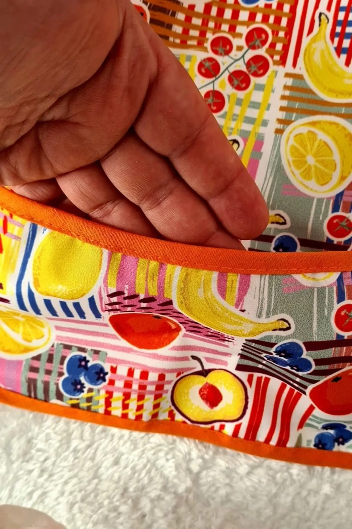 Meyve Desenli Sıvı Geçirmez Unisex Aktivite ve Mama Önlüğü 6-24 Ay