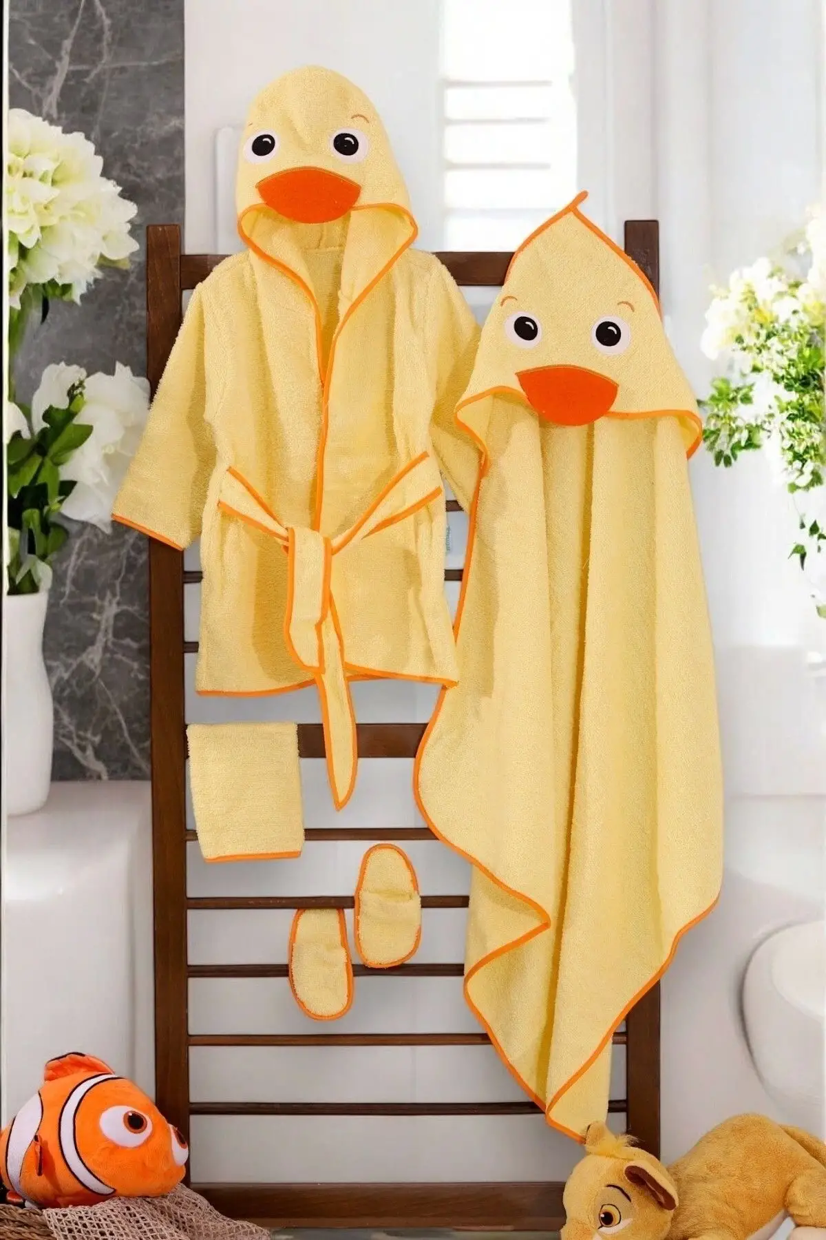Ördek Figürlü 4 Parça Unisex Bornoz Seti 2-3 Yaş