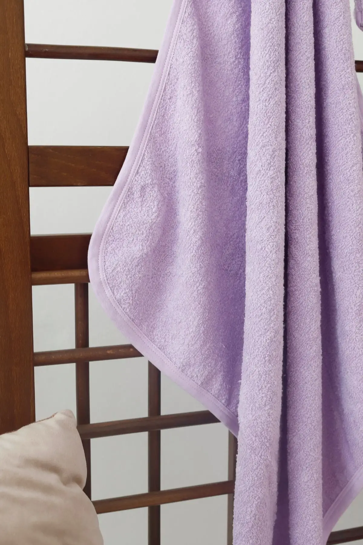 Penguen Nakışlı Unisex Şapka ve Keseli Bebek Havlusu