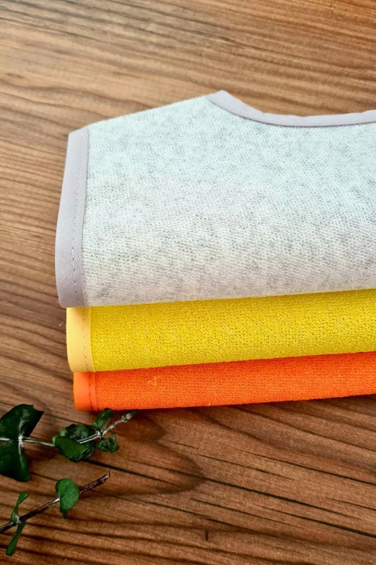 Pratik 3lü Sıvı Geçirmez Mama Önlüğü 0-18 Ay