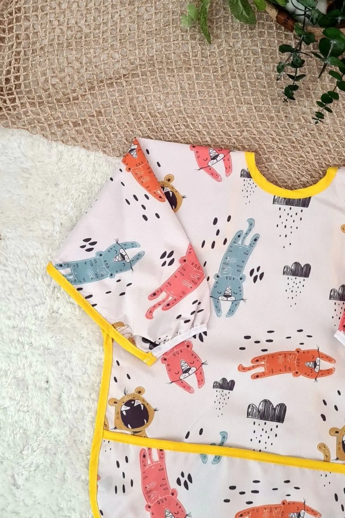 Roar Desenli Sıvı Geçirmez Unisex Çocuk Aktivite ve Mama Önlüğü 6-24 Ay