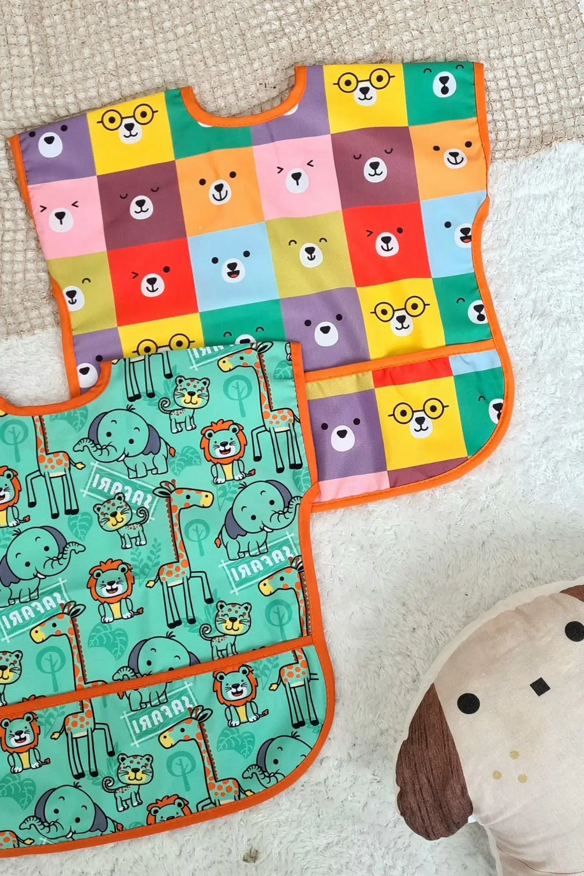 Sıvı Geçirmez Kolsuz 6-24 Ay 2li Aktivite ve Mama Önlüğü ( COLOUR-SAFARİ)