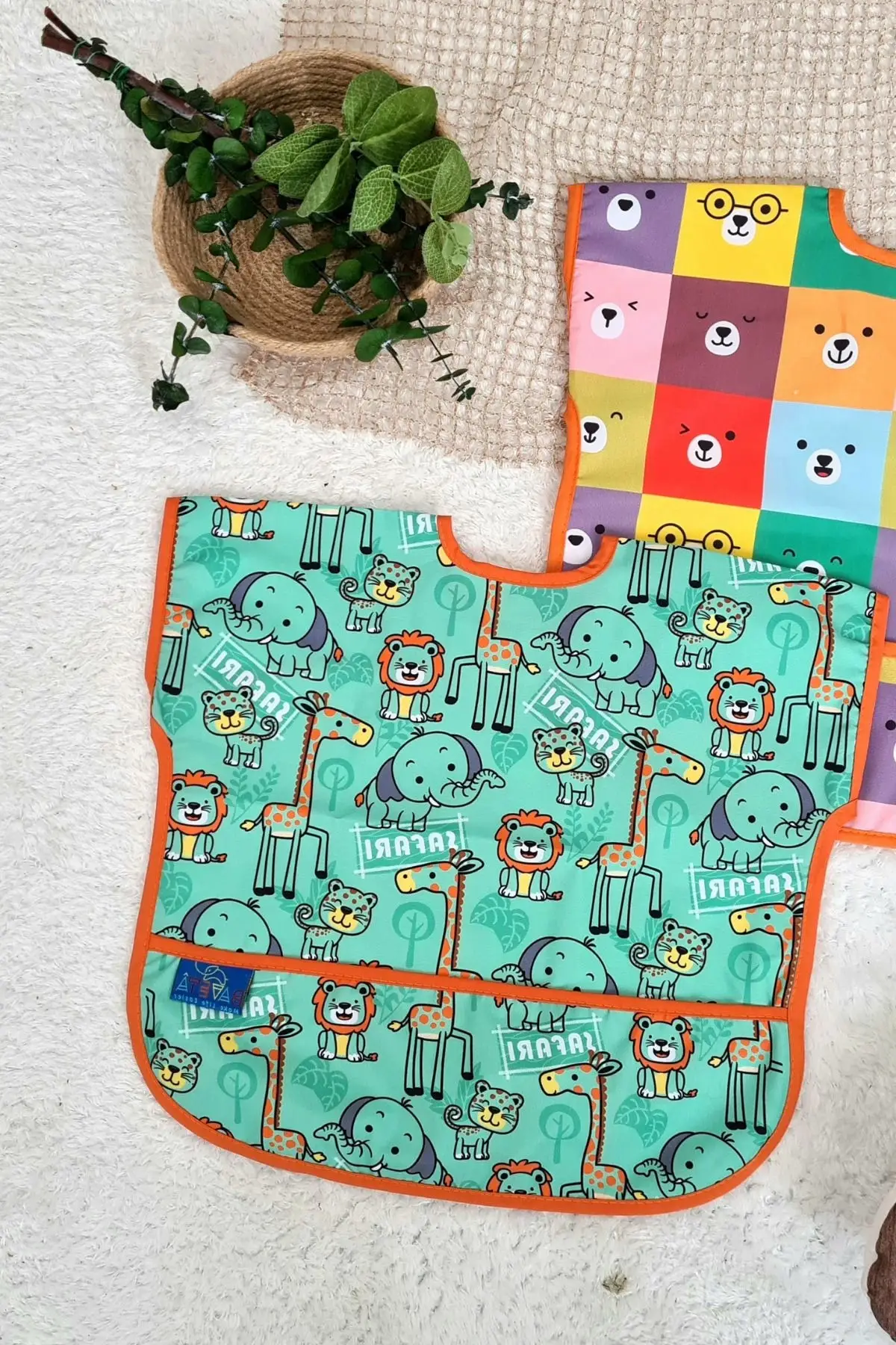 Sıvı Geçirmez Kolsuz 6-24 Ay 2li Aktivite ve Mama Önlüğü ( COLOUR-SAFARİ)