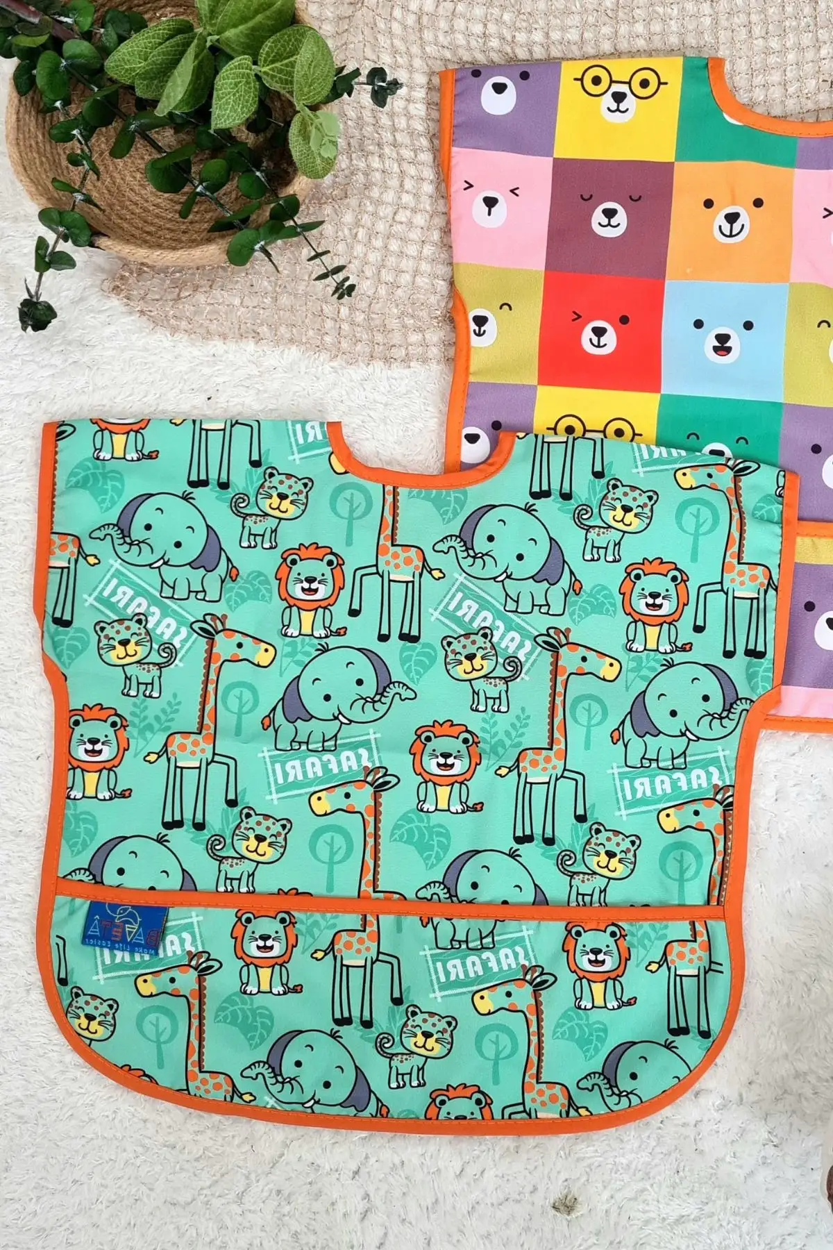 Sıvı Geçirmez Kolsuz 6-24 Ay 2li Aktivite ve Mama Önlüğü ( COLOUR-SAFARİ)