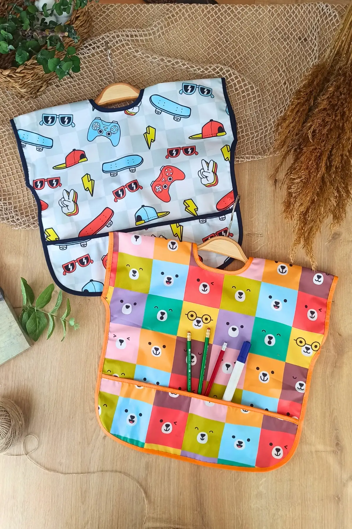 Sıvı Geçirmez Kolsuz 6-24 Ay 2li Aktivite ve Mama Önlüğü ( PLAY-COLOUR )