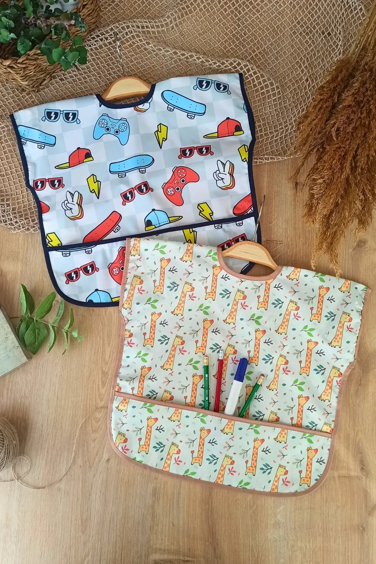 Sıvı Geçirmez Kolsuz 6-24 Ay 2li Aktivite ve Mama Önlüğü ( PLAY-SAFARİ )