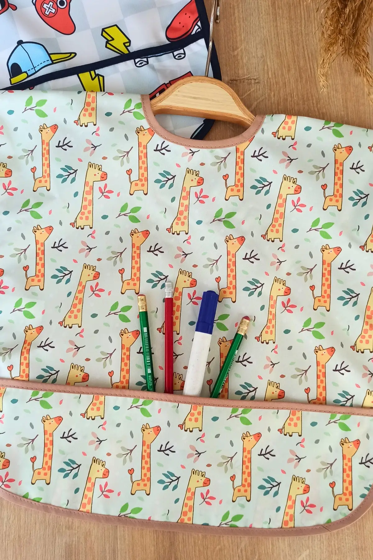 Sıvı Geçirmez Kolsuz 6-24 Ay 2li Aktivite ve Mama Önlüğü ( PLAY-SAFARİ )