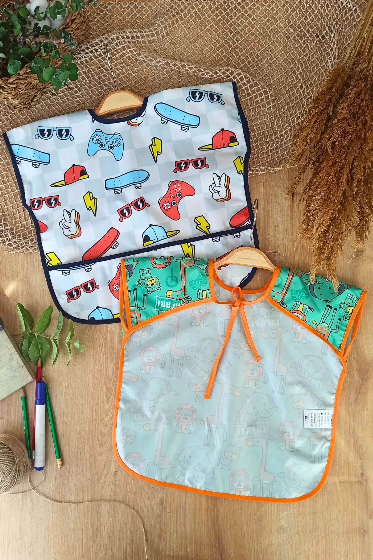 Sıvı Geçirmez Kolsuz 6-24 Ay 2li Aktivite ve Mama Önlüğü ( PLAY-SAFARİ )