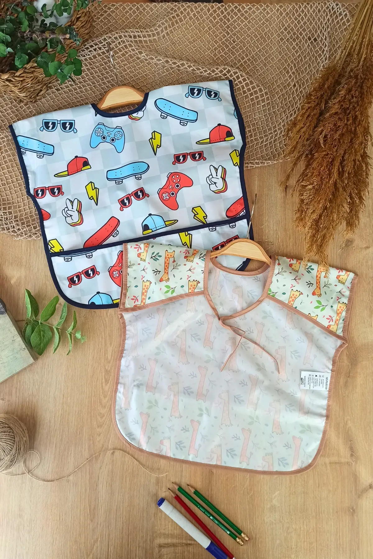 Sıvı Geçirmez Kolsuz 6-24 Ay 2li Aktivite ve Mama Önlüğü ( PLAY-SAFARİ )