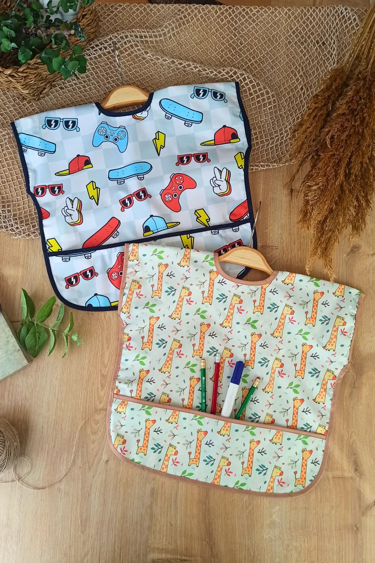 Sıvı Geçirmez Kolsuz 6-24 Ay 2li Aktivite ve Mama Önlüğü ( PLAY-SAFARİ )