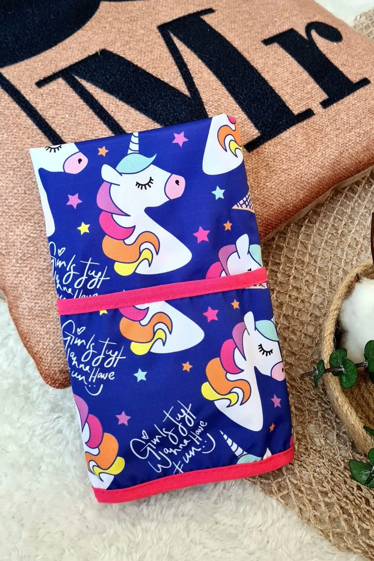 Unicorn Desenli Sıvı Geçirmez Unisex Aktivite ve Mama Önlüğü 6-24 Ay