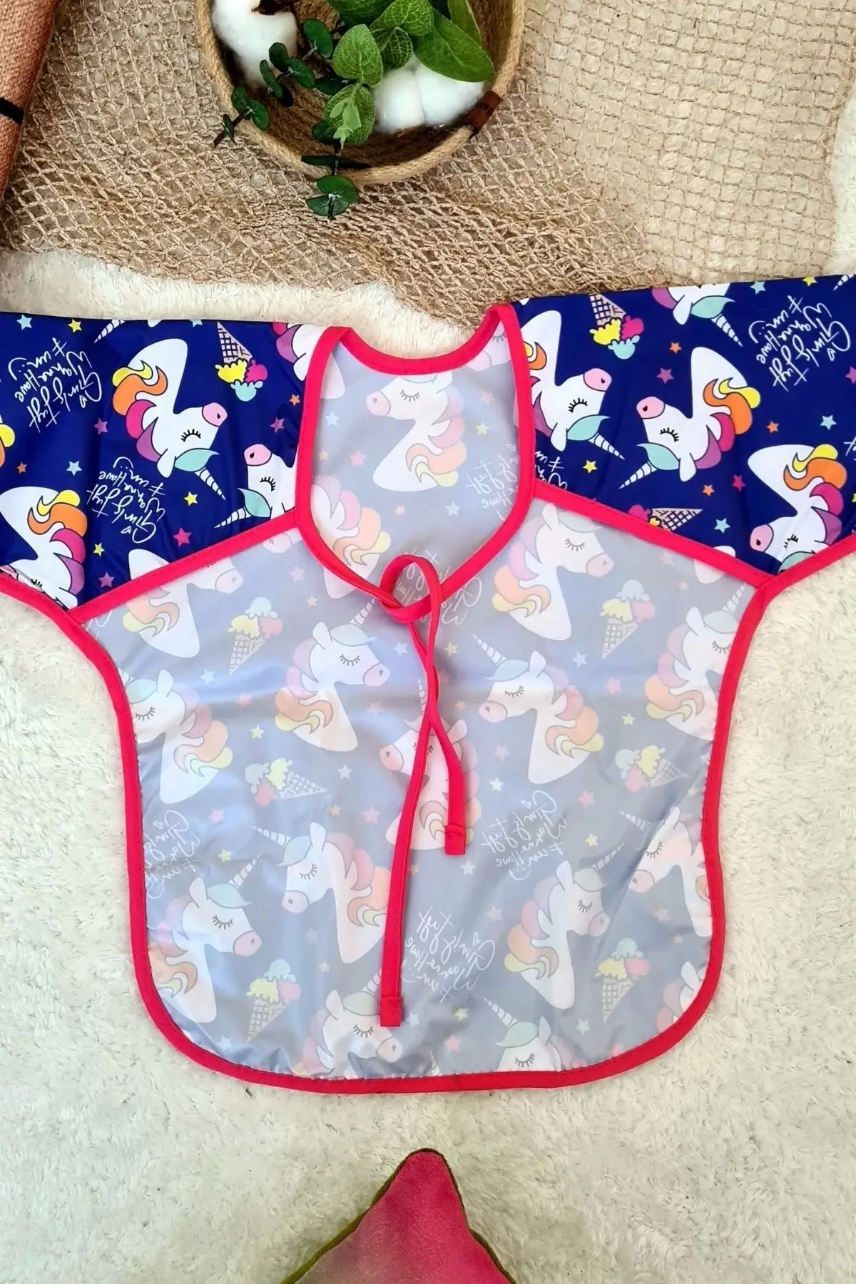 Unicorn Desenli Sıvı Geçirmez Unisex Aktivite ve Mama Önlüğü 6-24 Ay