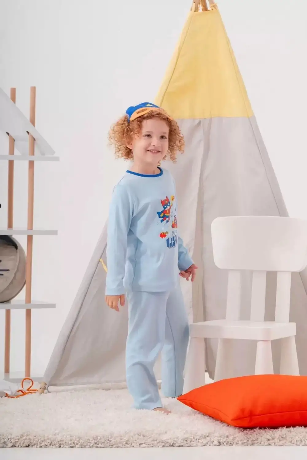 Süper Heros Çanta ve Maskeli % 100 Pamuk Erkek Çocuk Pijama Takımı