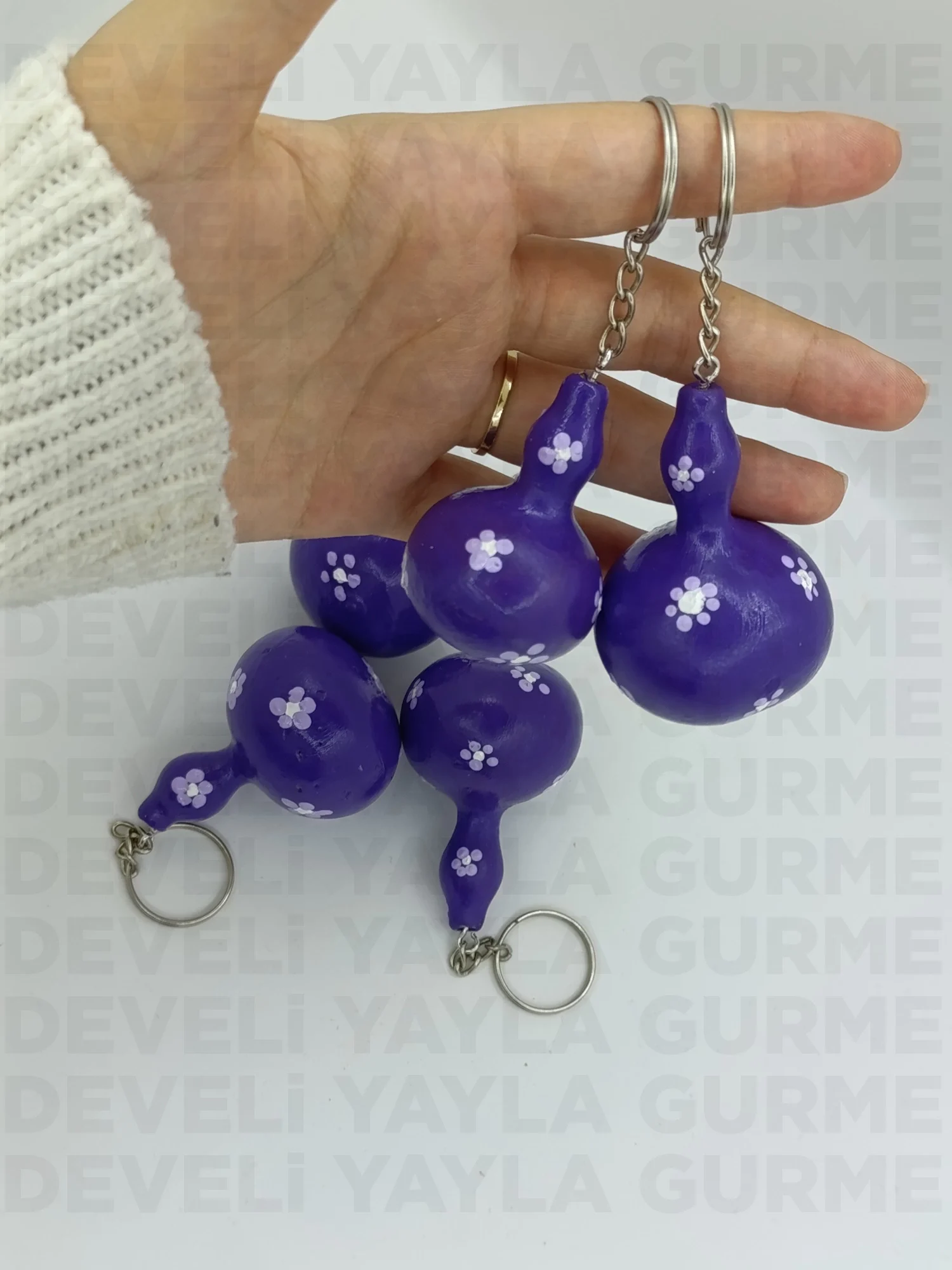 El Yapımı Mor Çiçek Desenli Doğal Süs Kabağı Anahtarlık