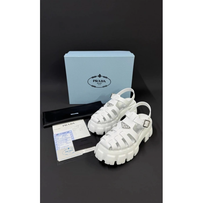 PRADA sandalet