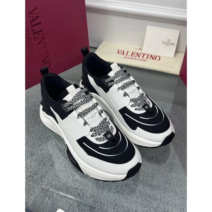 VALENTİNO GARAVANİ SNEAKERS
