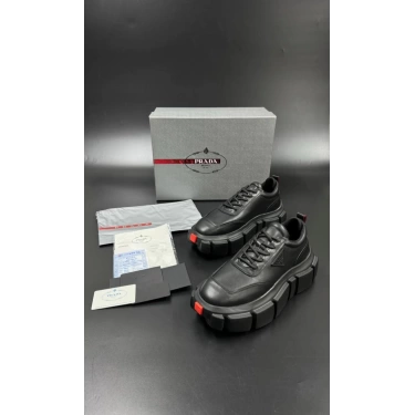 PRADA MİLANO
