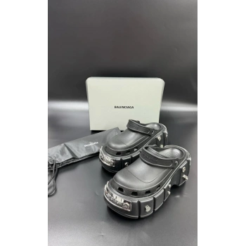 BALENCİAGA