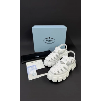 PRADA sandalet