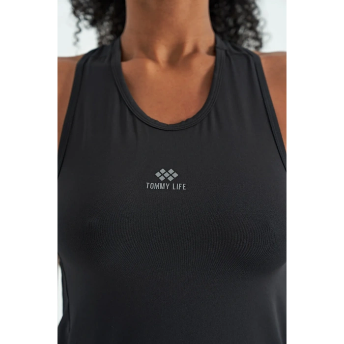 TOMMY LIFE Siyah Yırtmaç Detaylı O Yaka Sıfır Kollu Standart Kalıp Kadın Spor Atlet - 97256