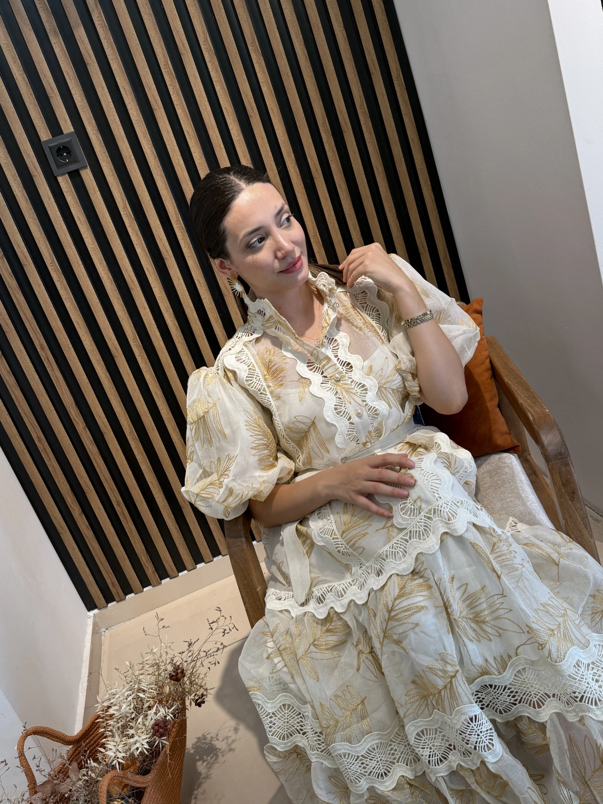 Mirella Nakış ve Güpür Detaylı Kemerli Elbise