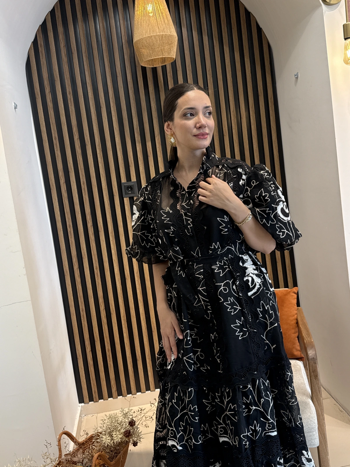 Mirella Nakış ve Güpür Detaylı Kemerli Elbise