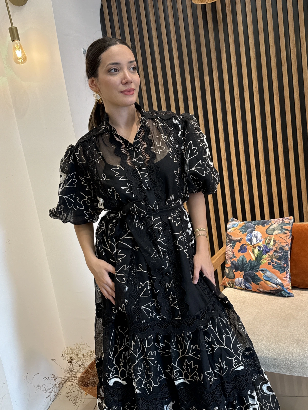 Mirella Nakış ve Güpür Detaylı Kemerli Elbise