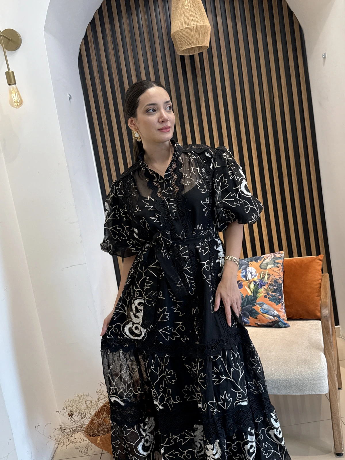 Mirella Nakış ve Güpür Detaylı Kemerli Elbise