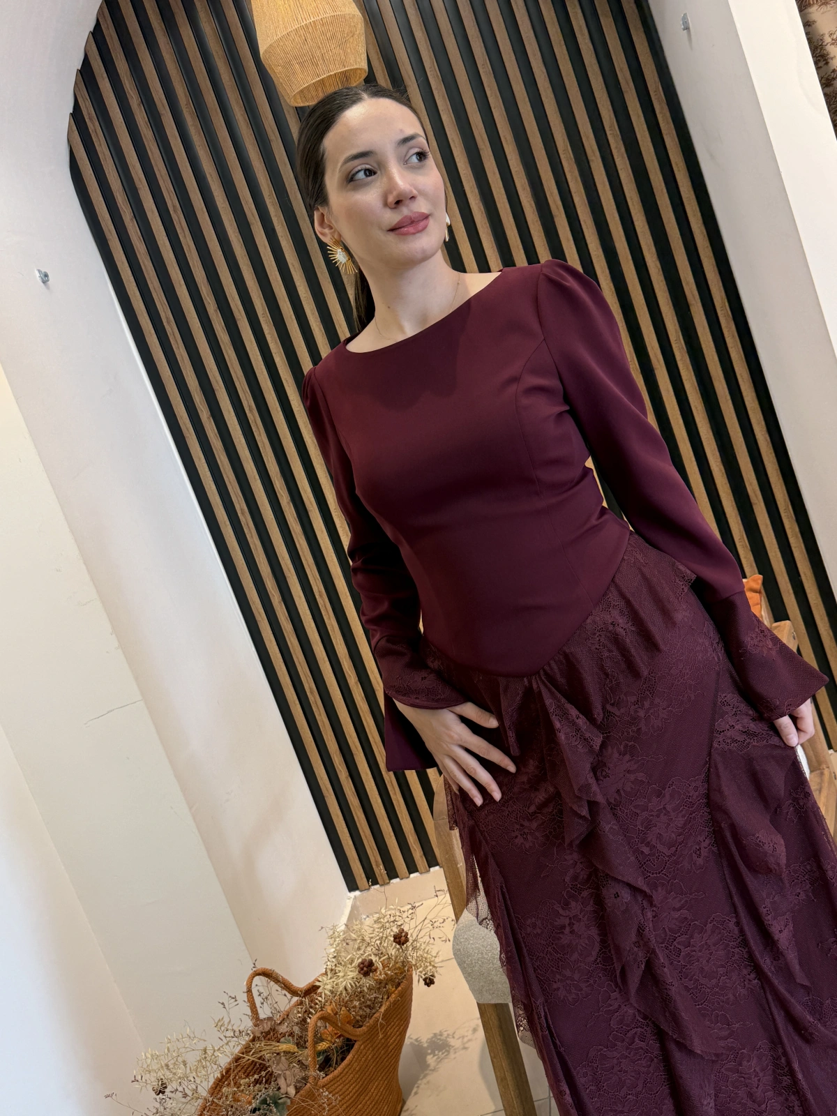 Valeria Bordo Dantel Volanlı Uzun Elbise