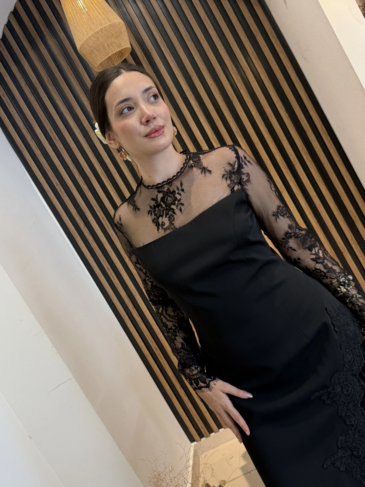Alessa Dantel Detaylı Uzun Elbise