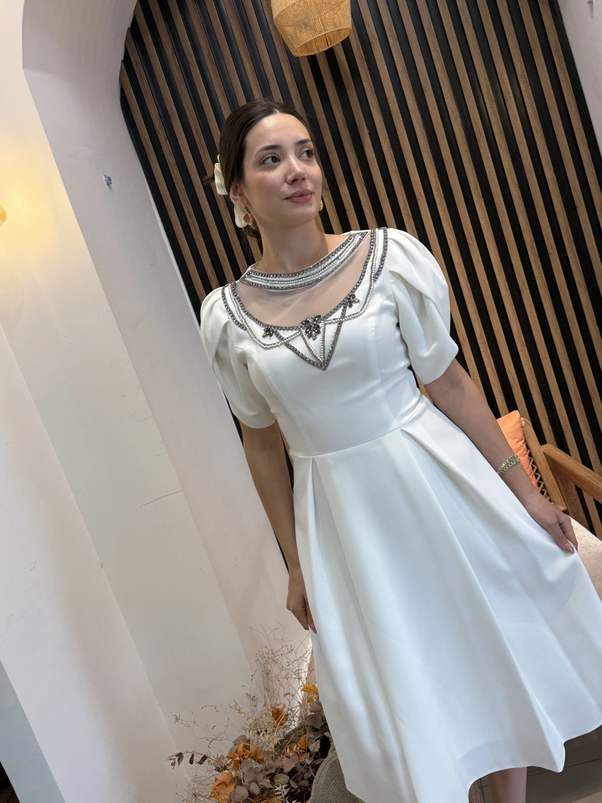 Aurelia Ekru Taş İşlemeli Midi Elbise