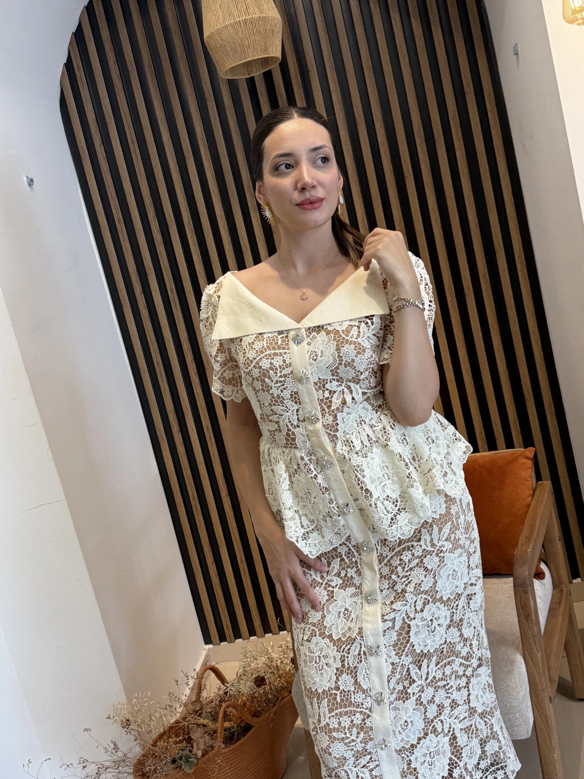 Mirella Floral Dantel Taş Düğmeli Uzun Elbise