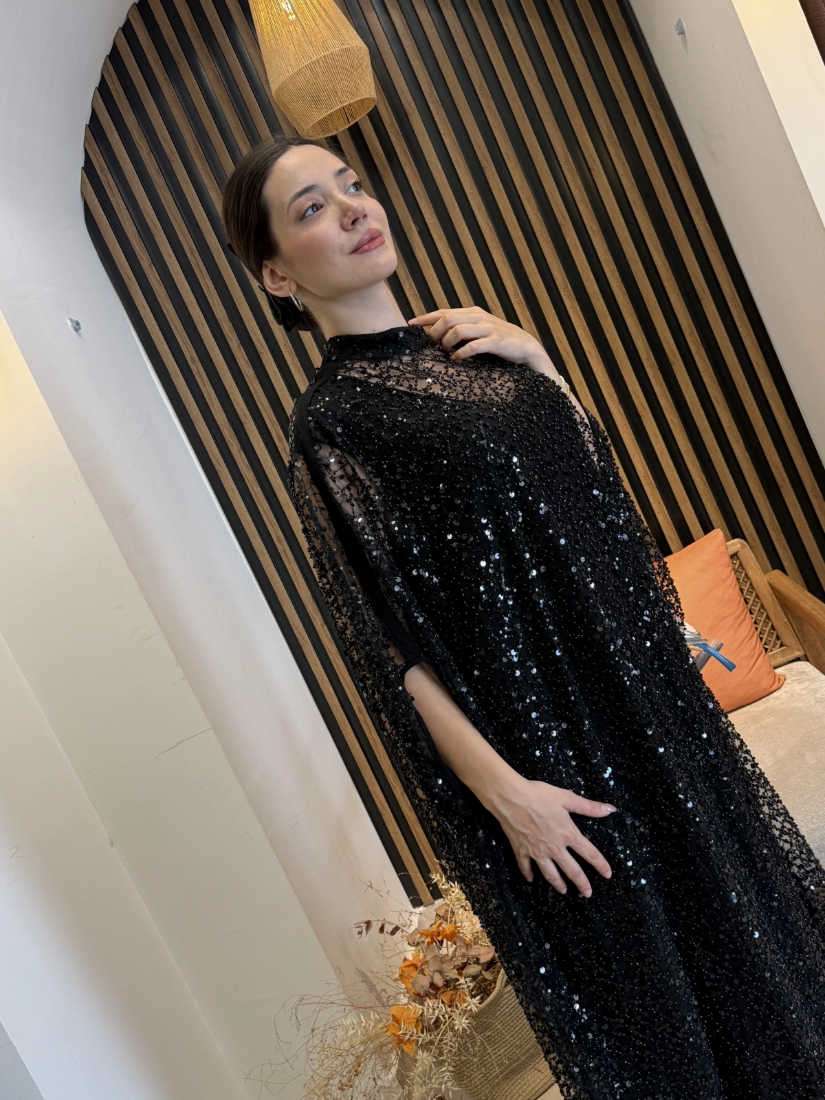 Noir Işıltılı Payet İşlemeli Pelerin Abaya