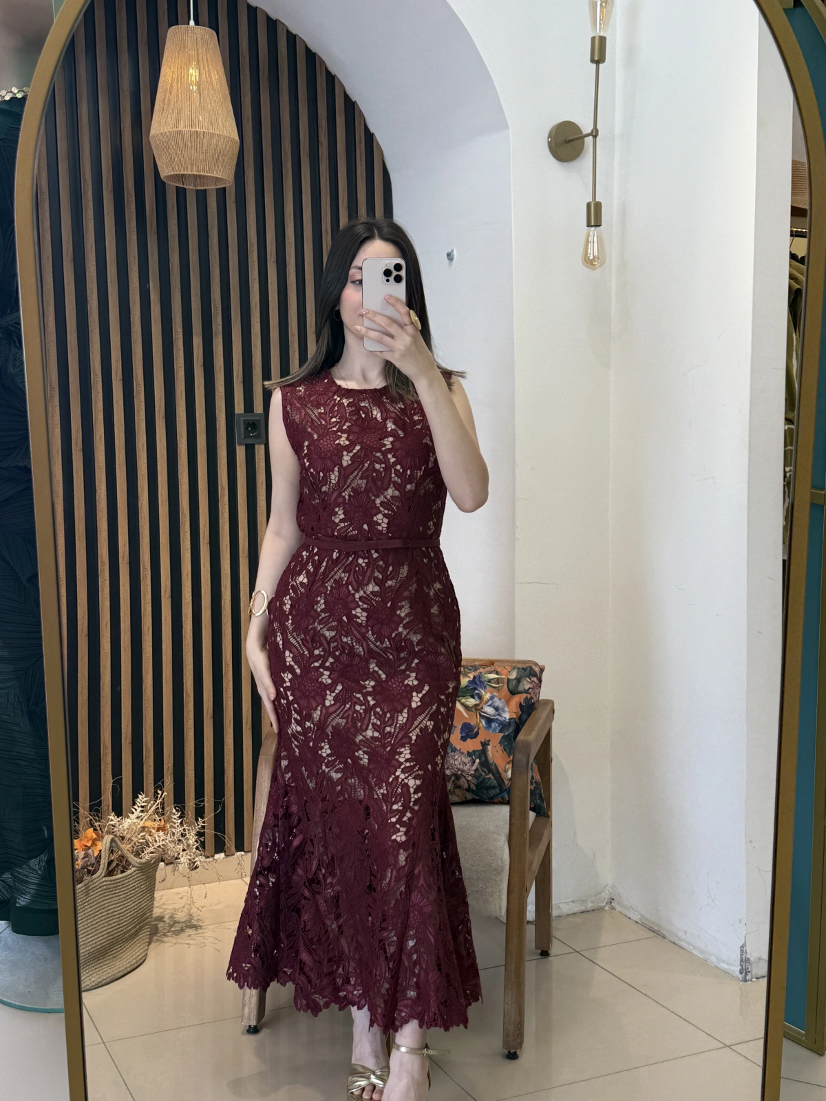 Rosella Bordo Kemerli Güpür Dantel Uzun Elbise