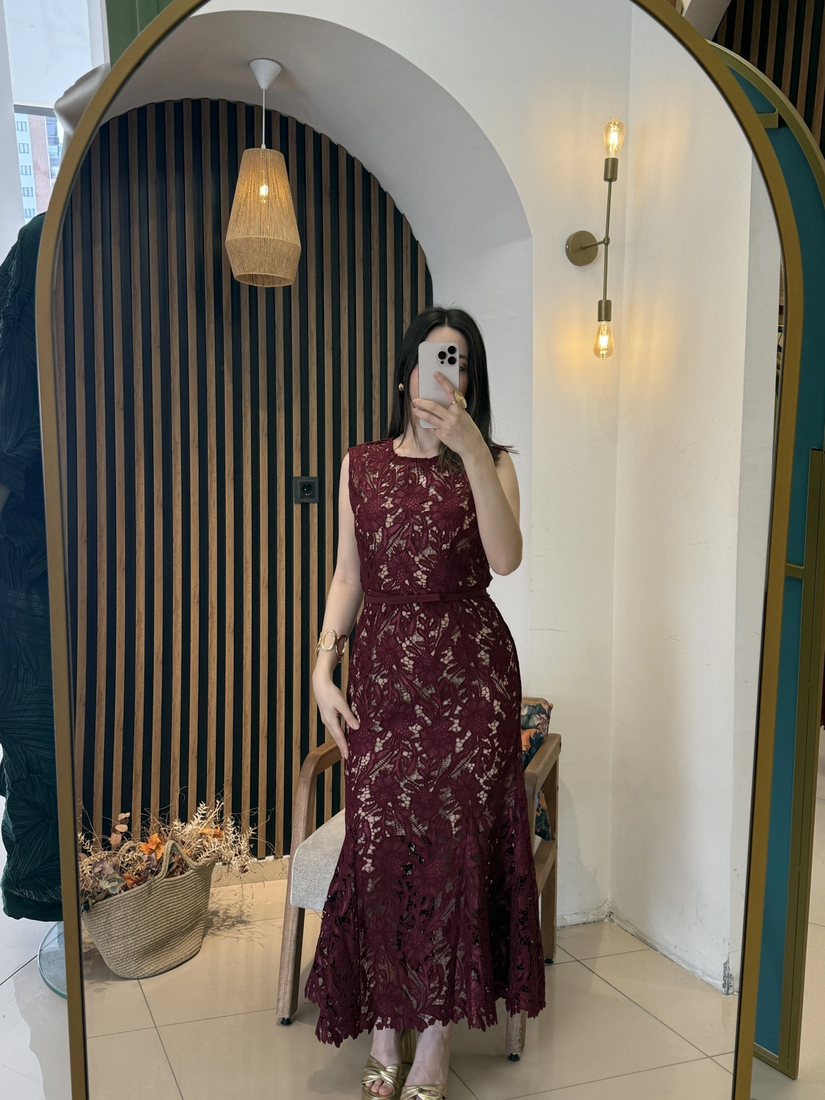 Rosella Bordo Kemerli Güpür Dantel Uzun Elbise