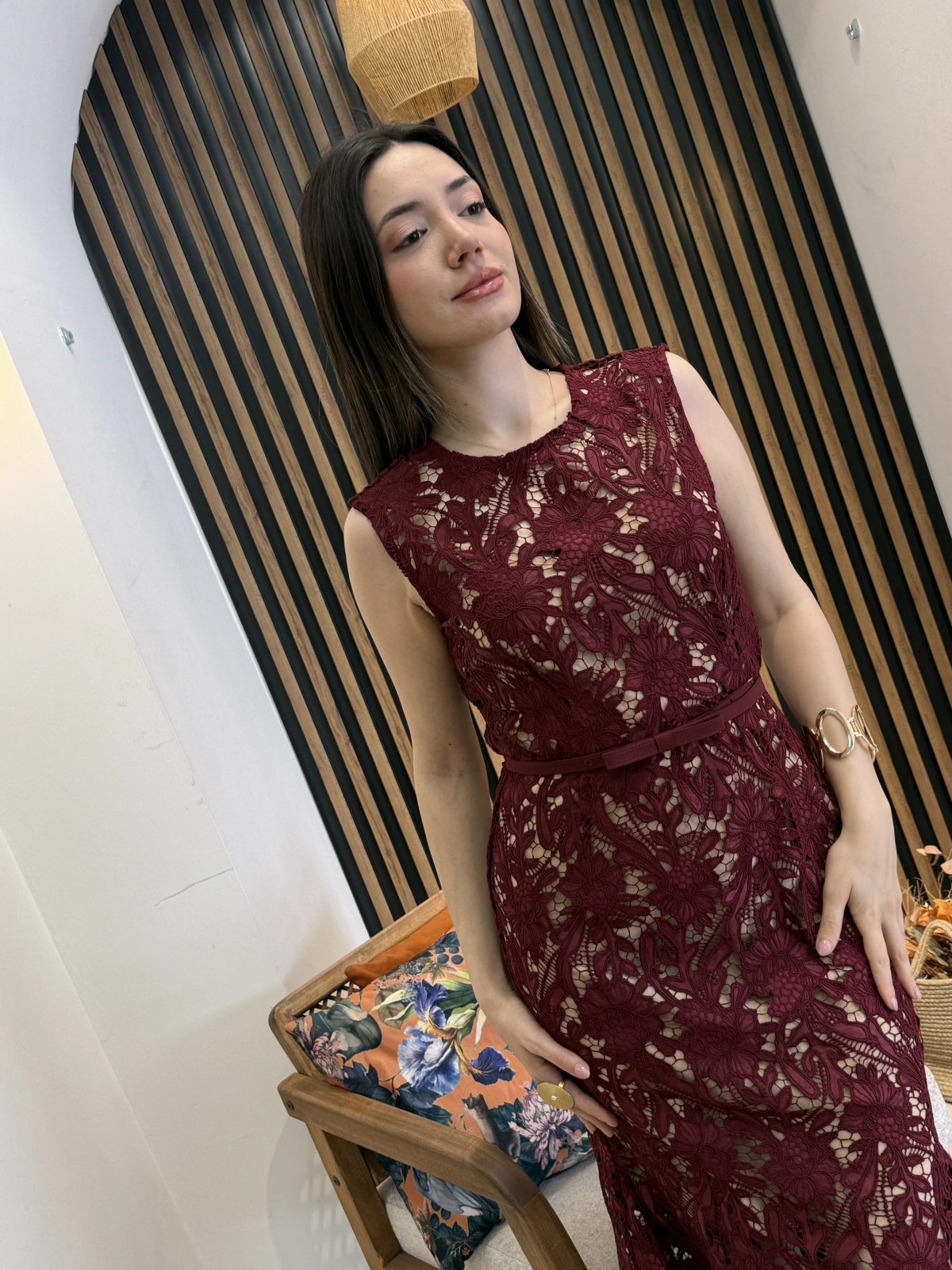 Rosella Bordo Kemerli Güpür Dantel Uzun Elbise
