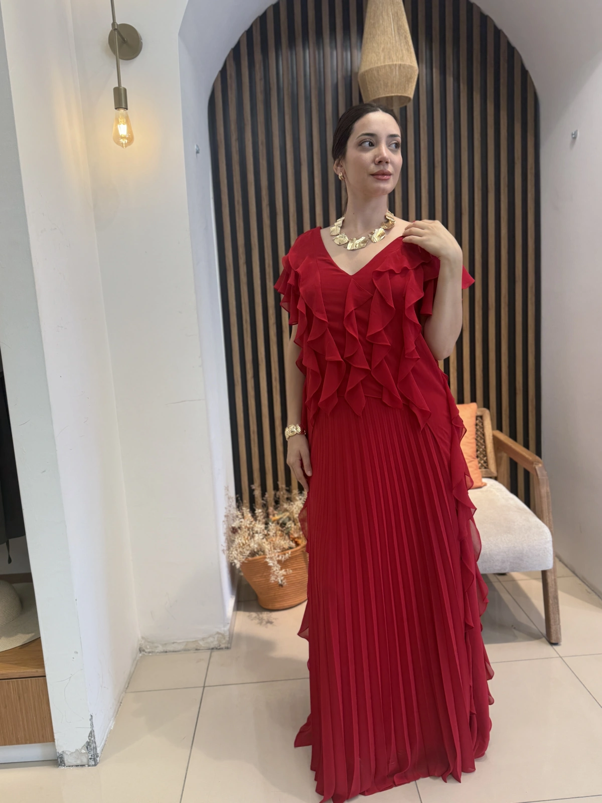 Mirella Volan Detaylı Piliseli Uzun Elbise