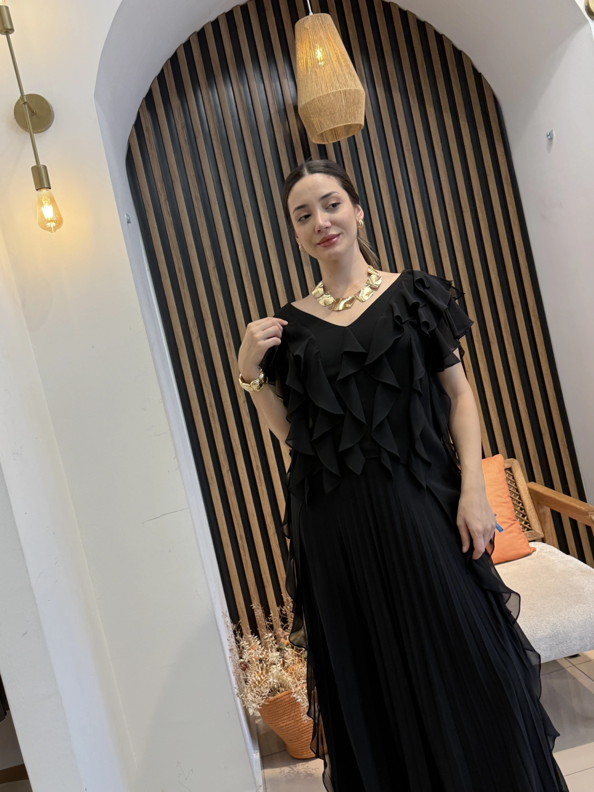 Mirella Volan Detaylı Piliseli Uzun Elbise