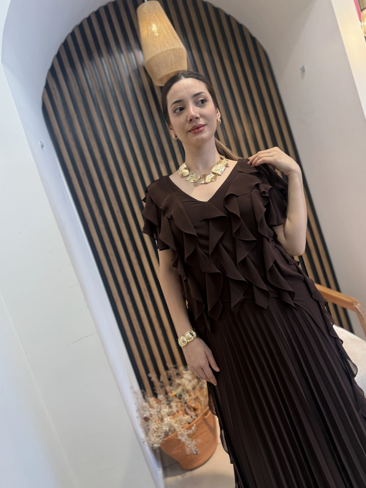 Mirella Volan Detaylı Piliseli Uzun Elbise