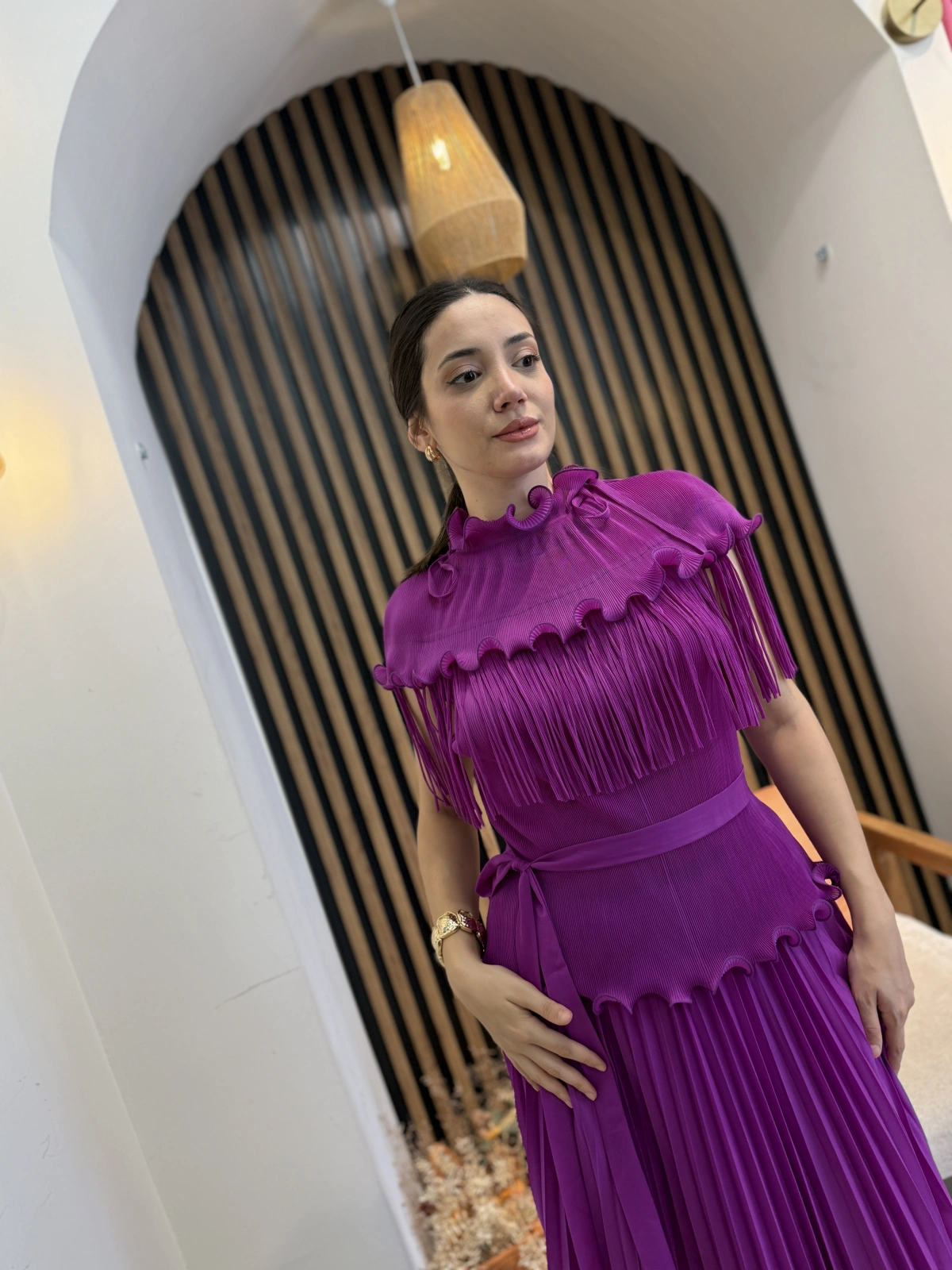 Livia Püskül Detaylı Pelerin Bluz & Pileli Etek Takım