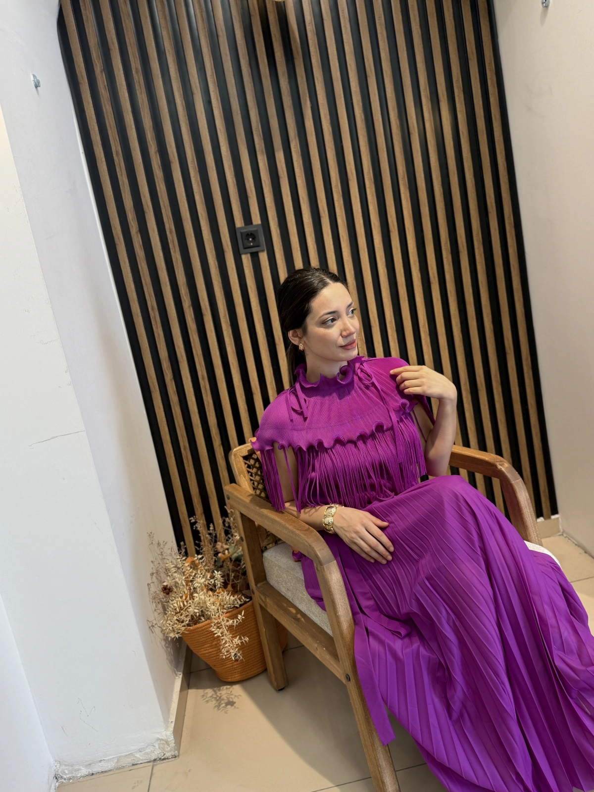 Livia Püskül Detaylı Pelerin Bluz & Pileli Etek Takım