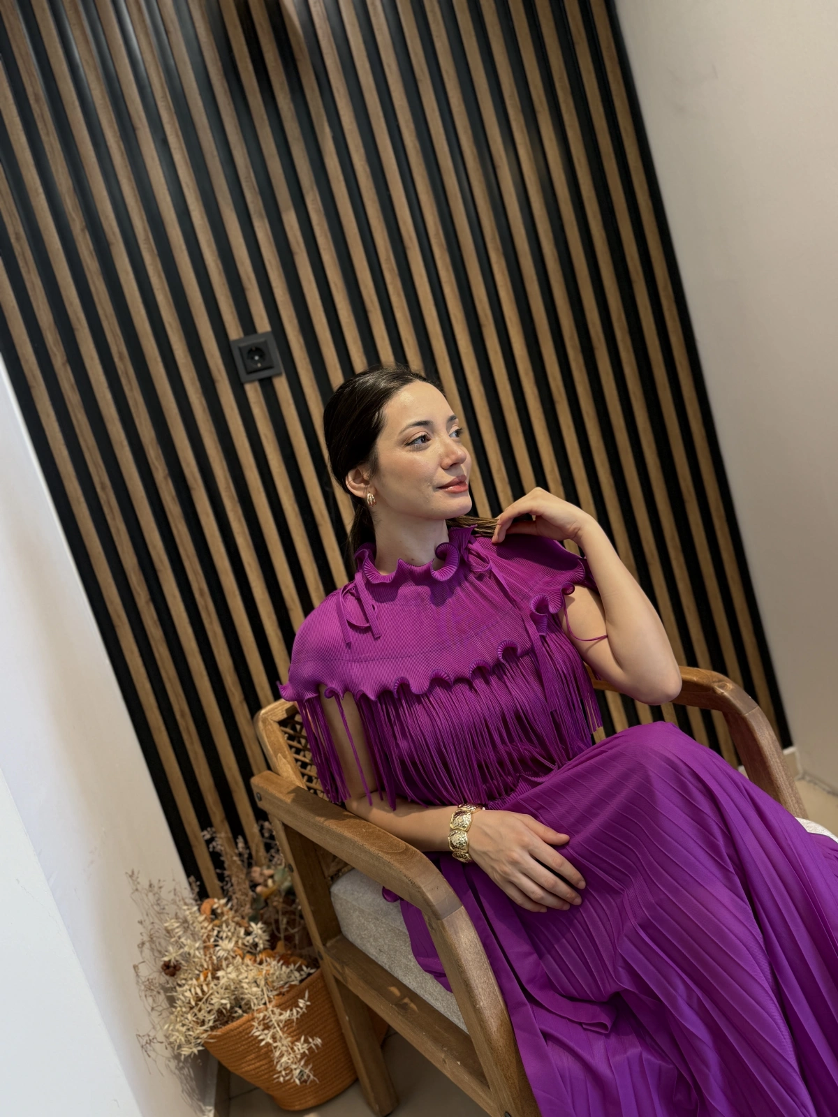 Livia Püskül Detaylı Pelerin Bluz & Pileli Etek Takım