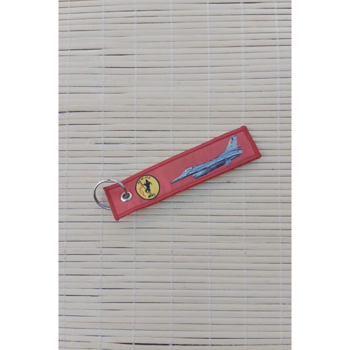 152. filo akinci yazili kirmizi beyaz nakis islemeli bez anahtarlik