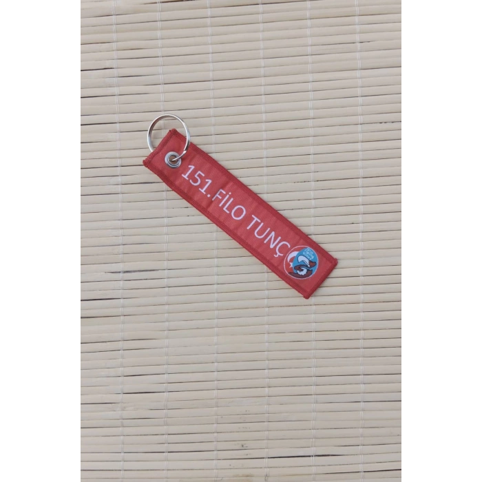 151. Filo Tunc yazili kirmizi beyaz nakis islemeli bez anahtarlik