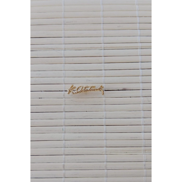 2 Adet Dalgalanan Bayrak ve K.Ataturk imzali Sarrafiyeli Taki ceket yaka ignesi yaka rozeti