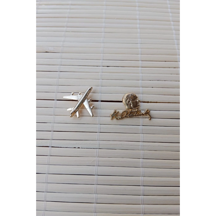 2 Adet Sari renkli ucak maketli Sari Ataturk siluetli imzali Sarrafiyeli taki ceket yaka ignesi yaka rozeti